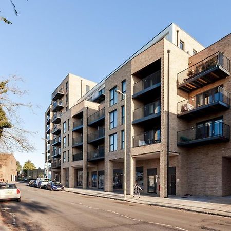 Classy Cricklewood Home Лондон Экстерьер фото