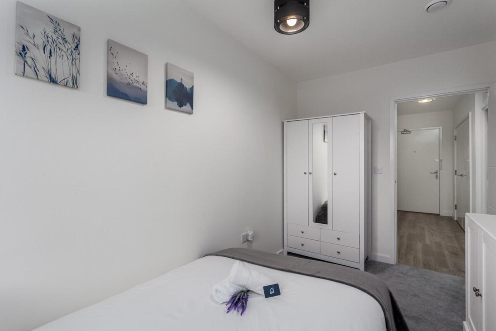 Classy Cricklewood Home Лондон Экстерьер фото