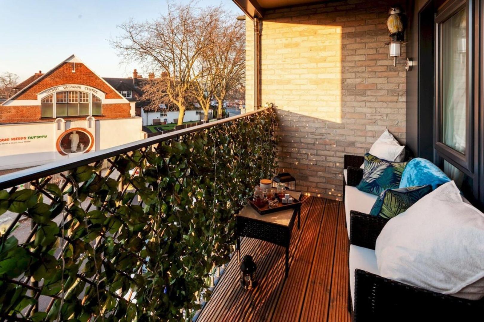 Classy Cricklewood Home Лондон Экстерьер фото