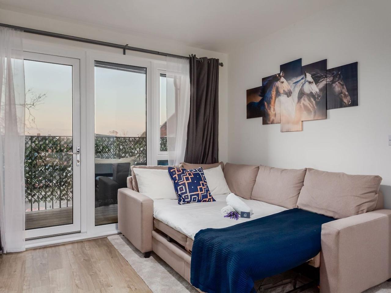 Classy Cricklewood Home Лондон Экстерьер фото