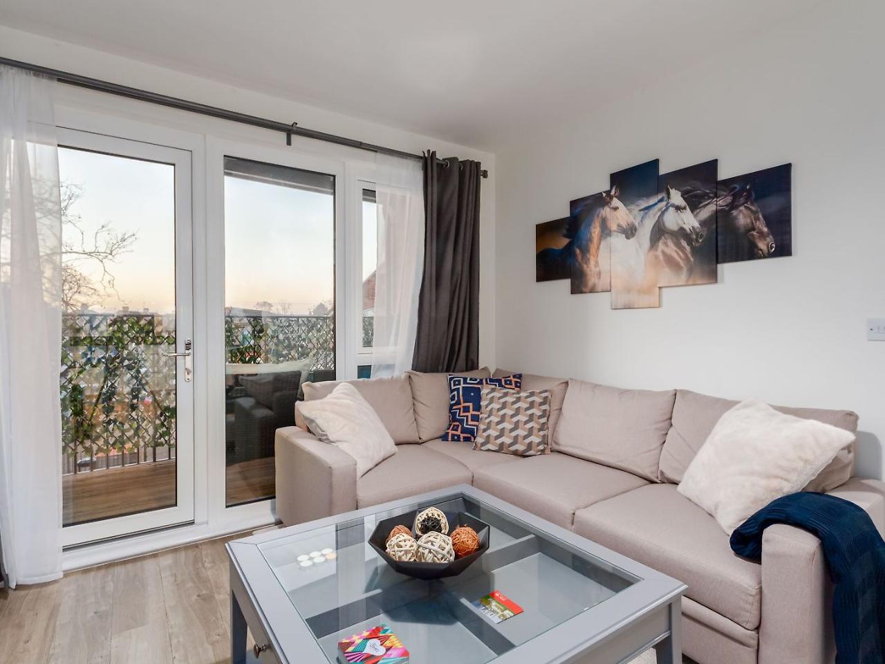 Classy Cricklewood Home Лондон Экстерьер фото